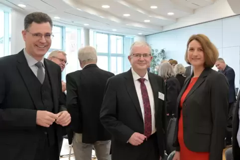 Positionswechsel: Das neue Führungsduo der Deutschen Rentenversicherung in Speyer, Johannes Reichert (links) und Bettina Rademac