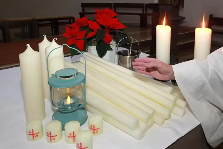 Die Kerzenweihe gehört zum Gottesdienst an Maria Lichtmess.