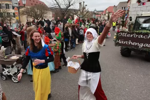 Bereits zum 53. Mal zieht der närrische Lindwurm durch Oberotterbach.