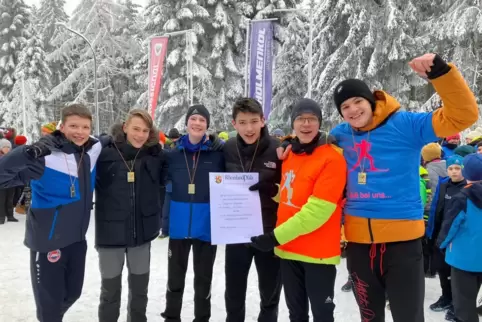 Sieger bei den Jungen im Wettbewerb Jugend trainiert für Olympia (von links): Jan Brüger, Nick Tessmer, Lasse Franck, Julian Ott
