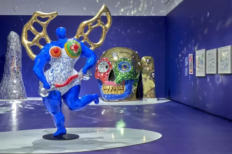 Eine Freudenfeier des Fraulichen: Werke von Niki de Saint Phalle in Frankfurt. 