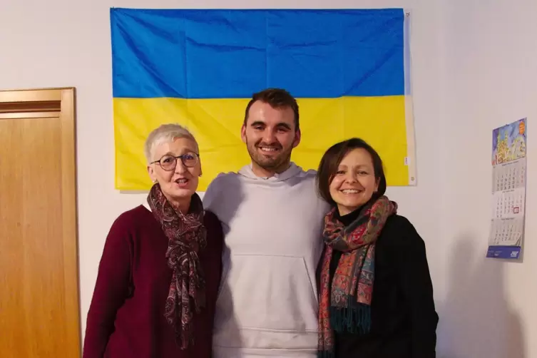 Leisten ehrenamtliche Hilfe in Zeiten des Ukraine-Krieges (von links): Steffi Ackermann, Dawid Dymek und Joanna Mrozik.