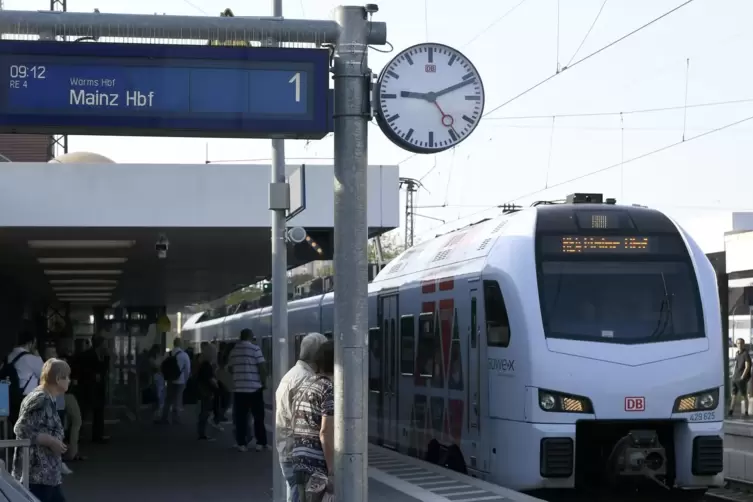 Auf der Strecke von Ludwigshafen über Frankenthal (Foto) nach Mainz gelten VRN-Job-Tickets nur bis Guntersblum. Wer von oder nac