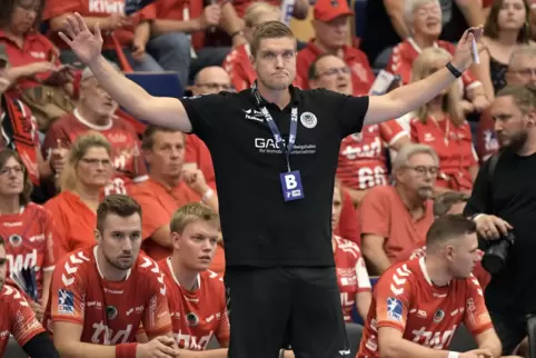 Kein gutes Spiel seiner Mannschaft: Eulen-Trainer Michel Abt. 