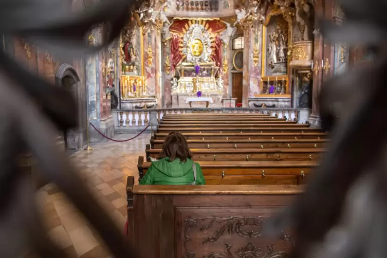 Selbst an Weihnachten und Ostern besuchen deutlich weniger Menschen die Gottesdienste. Unser Foto zeigt eine Kirche in München.