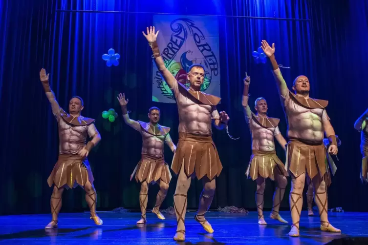 Das M&auml;nnerballett in Aktion. 