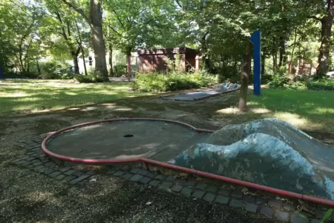 Die verwaiste Minigolfanlage. Unser Bild stammt aus dem Jahr 2020. 