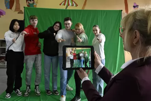 Die Greenscreen-Technik wird an der Realschule plus im Unterricht von Deutsch- und Englischlehrerin Sorina Eitz genutzt. 