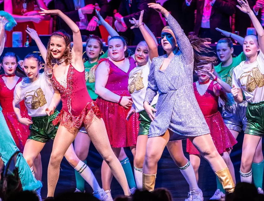 Die Tänzerinnen von »Flex & Point« beim Showtanz »Studio 54«.