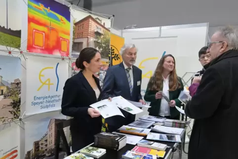 Fragerunde: Bei der Energie-Agentur Speyer-Neustadt/Südpfalz gibt es Tipps für Häuslebauer.