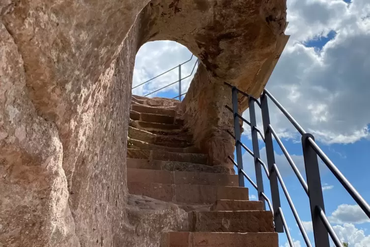 Burgruine Meistersel, Treppe zur Oberburg
