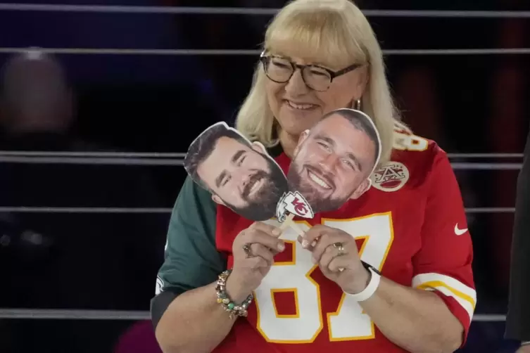 Am liebsten w&auml;re der Mutter wohl ein Unentschieden im Bruder-Duell. Aber das geht nicht. 