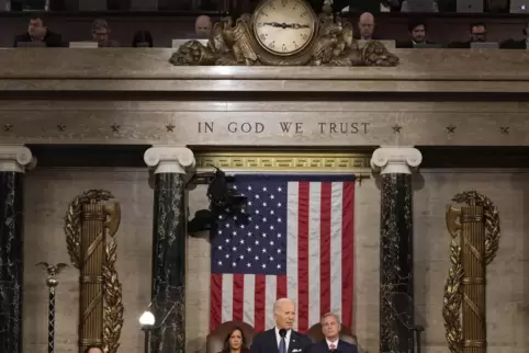 Klare Ansagen: Joe Biden mit Vizepräsidentin Kamala Harris und Kevin McCarthy, Sprecher des Repräsentantenhauses. 