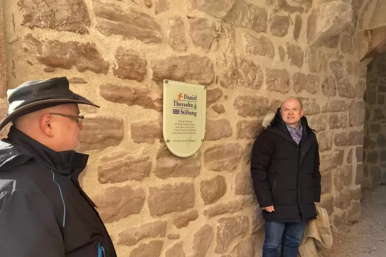 Die Daniel-Theysohn-Stiftung habe die Sanierung der Burgruine Drachenfels erst ermöglicht, sagt Ortsbürgermeister Christof Mülle