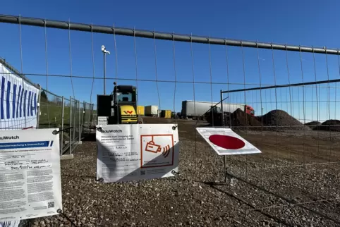 Die Baustelle für den Solarpark ist eingerichtet. 