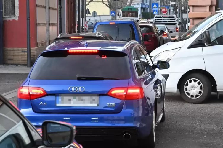 Sorgt nicht immer f&uuml;r gute Stimmung: rechts vor links, wie hier von der Klausengasse auf die Stra&szlig;e Kohlplatz. 