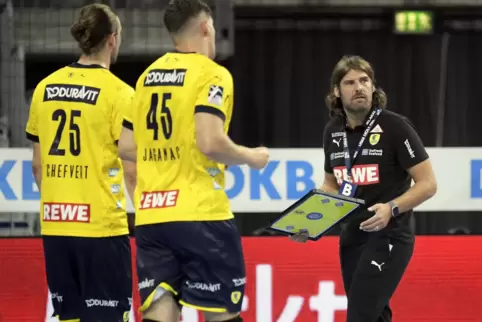 Instruktionen: Löwen-Trainer Sebastian Hinze.