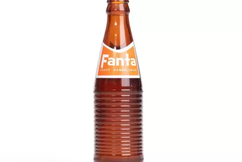 „Durst macht Spaß mit Fanta“? Ab 1955 in der von Raymond Loewy entworfenen Ringflasche.