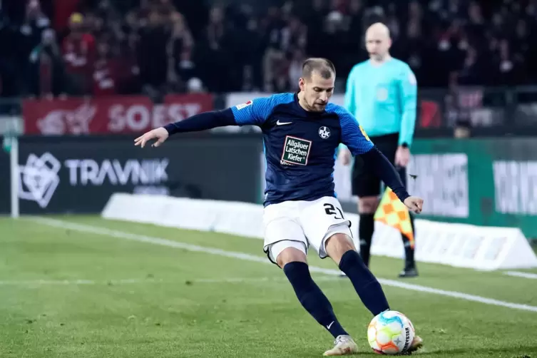 Flanke, Tor: Hendrick Zuck bereitete beim Sieg in Hannover die 2:1-F&uuml;hrung vor.