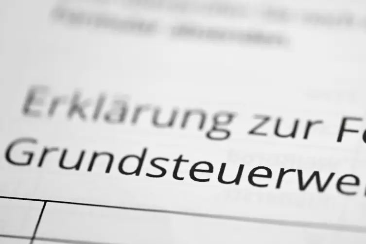 Viele Privatpersonen haben ihre Grundsteuererklärung bereits abgegeben – das Land Rheinland-Pfalz hinkt bisher noch hinterher. 