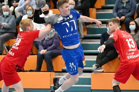 Comback möglich: Haßlochs Theo Surblys am Ball.