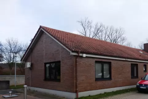 Bietet nicht mehr genug Platz: Das Betriebsgebäude der Kläranlage Ramstein soll weitere Stockwerke bekommen. 