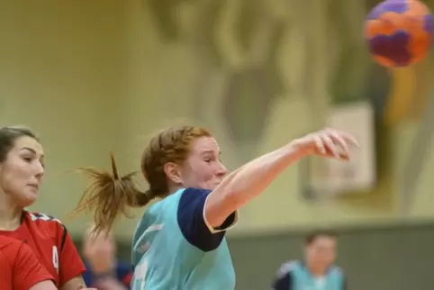 Jordane Steiner-Kuhn und die HSG Schwarzerden-Kusel sind nach der Hälfte der Saison auf Meisterschaftskurs. 