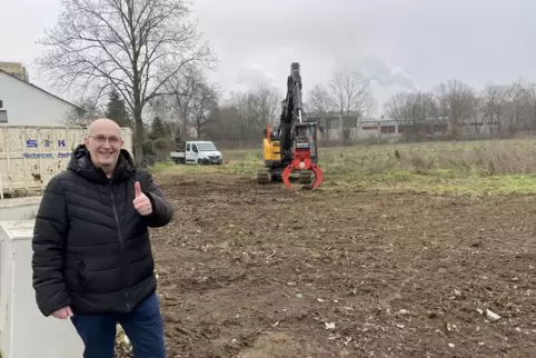 Rodungsarbeiten fürs Ärztezentrum in Oppau.