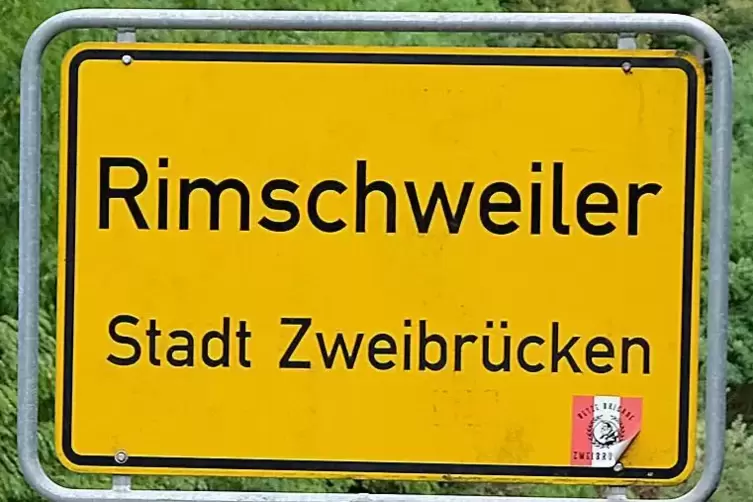 Rimschweiler wird nicht für Monate in zwei Hälften geteilt. 