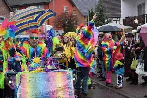 Buntes Treiben wie hier beim Umzug 2020 in Bruchweiler-Bärenbach wird es in den nächsten Tagen im ganzen Landkreis geben.