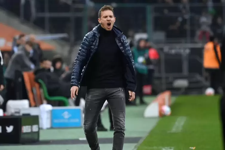 Es brodelt: Bayern-Coach Julian Nagelsmann tobte auf dem Feld und sp&auml;ter in den Katakomben: &bdquo;Das ist doch ein Witz, will der mic