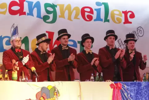 Die Narrenhörnchen sind bereit für die Kappensitzung in Langmeil. 