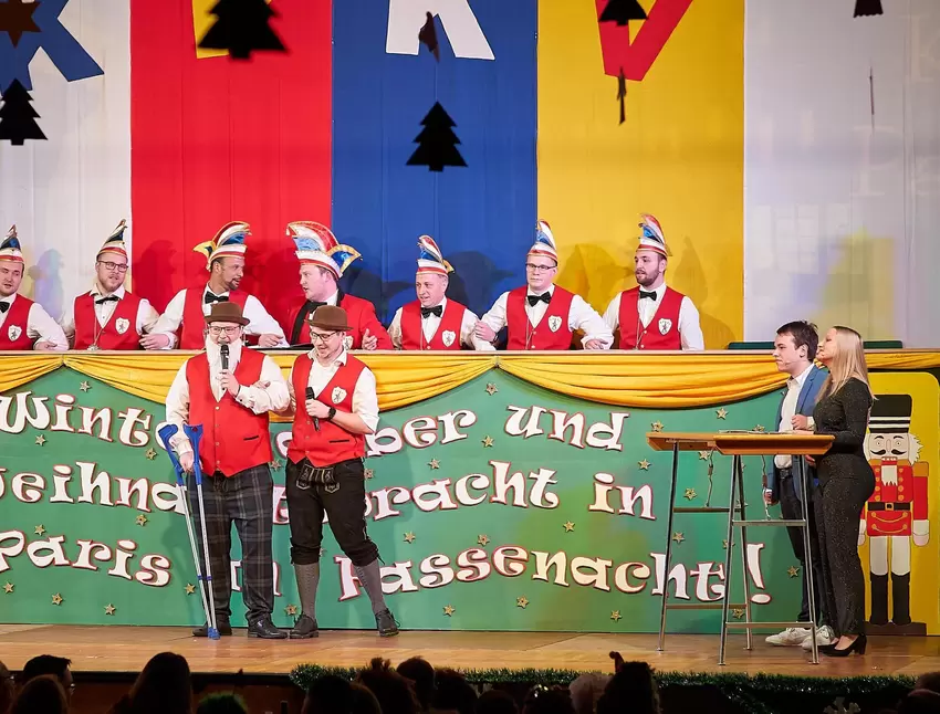 Ein Highlight: Die Playbackshow im Stil der Helene-Fischer-Weihnachtsshow, moderiert durch Tabea Grüne als Helene Fischer und Si