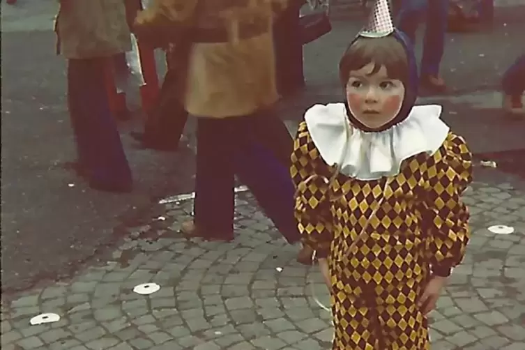 Stephane Moulin, verkleidet als Clown, als Kind beim Umzug.