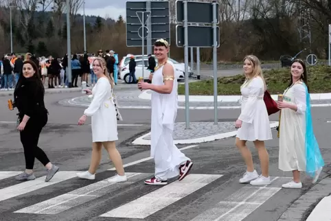 Römer oder Beatles? Jill Michler (von links), Helena Buchheit, Louis Schwenke, Lena Nikolaus und Natalie Pfeiffer vereinen einfa