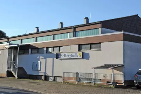 Ist seit Ende September für Veranstaltungen gesperrt: die Selberghalle in Rothselberg. 