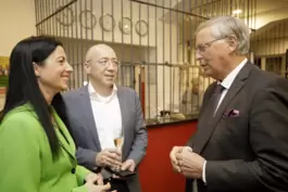 Im Gespräch: Anja Pfeiffer, Michael Littig und Wolfgang Bosbach am Dienstagabend im Alcatraz.