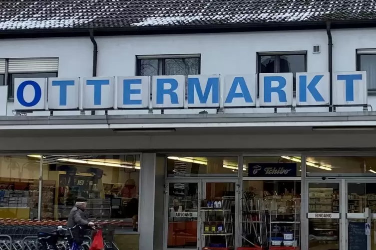 War für die Otterstadter Einkaufsmöglichkeit, Treffpunkt und Kommunikationszentrum: der Ottermarkt in der Lindenstraße. 