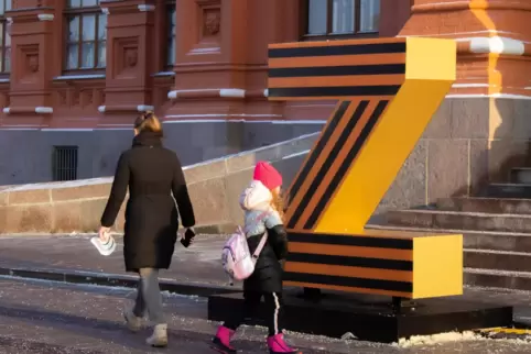 An vielen Orten im Moskauer Stadtzentrum sind Installationen mit dem Buchstaben Z aufgebaut. Das Z-Symbol gilt als Zeichen der U