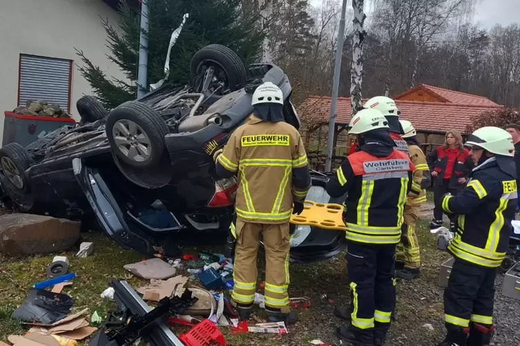 Neben dem Rettungsdienst waren auch Feuerwehreinheiten aus der VG Eisenberg und der VG Leiningerland im Einsatz. 