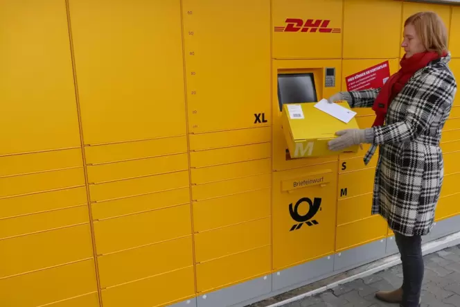 Sieht so ähnlich aus wie eine Paketstation, bietet aber mehr Service: eine Poststation.