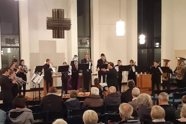 Ein Friedensappell mit Musik von der Renaissance bis zur Gegenwart: der Jugendposaunenchor Pfalz unter Leitung von Matthias Fitt