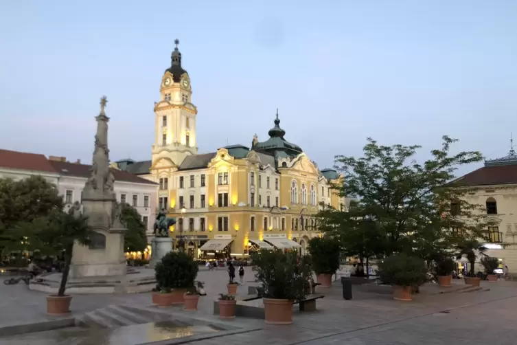 In der ungarischen Stadt Pécs studieren mehr als 30.000 Studenten, darunter auch viele Deutsche. 