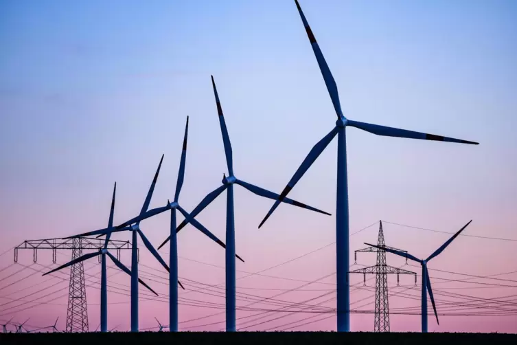 Windr&auml;der k&ouml;nnen ganz sch&ouml;n hoch sein. Zu hoch f&uuml;r Fu&szlig;g&ouml;nheim. 
