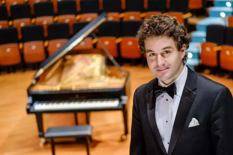 Alexei Tartakovsky kommt nach Kirchheimbolanden. 2021 war er erfolgreich bei der International Telekom Beethoven Competition Bon