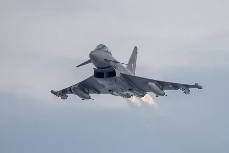 Die deutsche Luftwaffe verf&uuml;gt zudem &uuml;ber Eurofighter, die allerdings in der Ausbildung und Instandhaltung komplex sind. 
