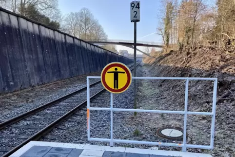 Wie und vor allem wann kommt der Anschluss von der Storchenbrücke (im Hintergrund) zum neuen Bahnhaltepunkt Zweibrücken-Rosengar