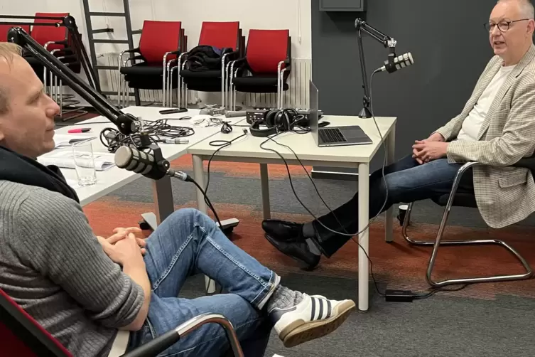 Zu Gast bei Christoph Hämmelmann (links) im Podcast „Alles Böse“: Rechtsanwalt Frank K. Peter. 