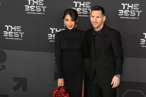  Lionel Messi und seine Frau Antonella Roccuzzo triffen zu der Kür des Weltfußballers und der Weltfußballerin der FIFA ein.