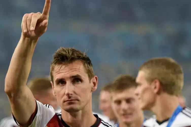 Lokalmatador Miroslav Klose, hier nach dem Gewinn der Fußball-WM 2014, kommt beim Konzert am 4. März in einem Stück und Video zu